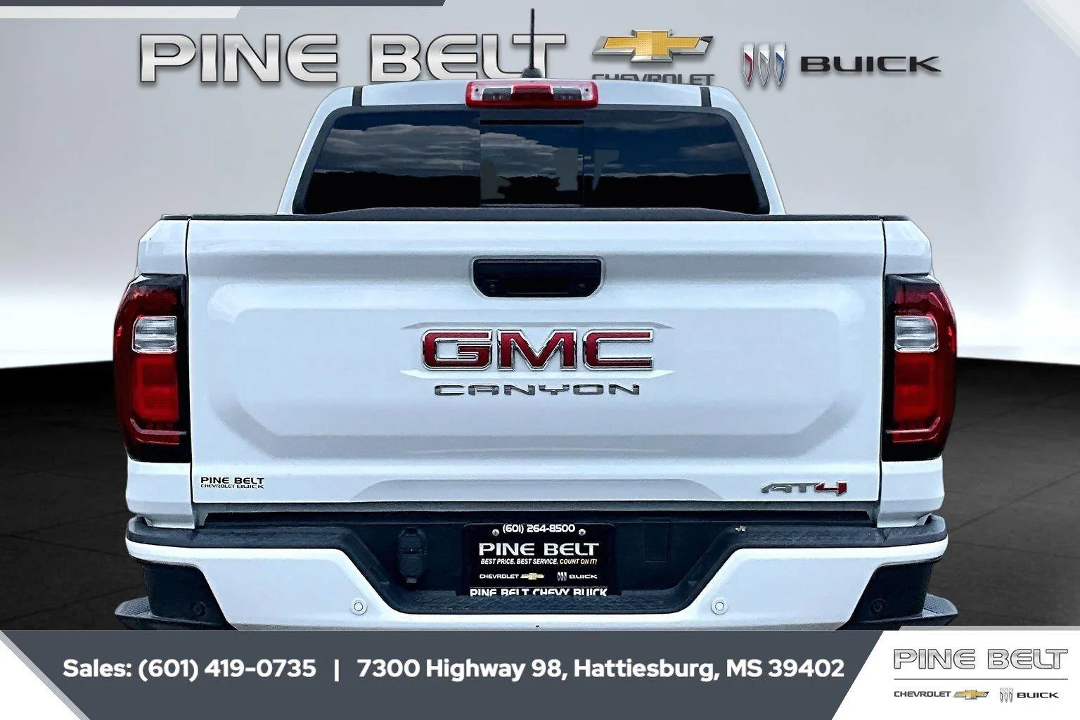 Used 2023 SUMMIT WHITE GMC 4WD AT4 image 4