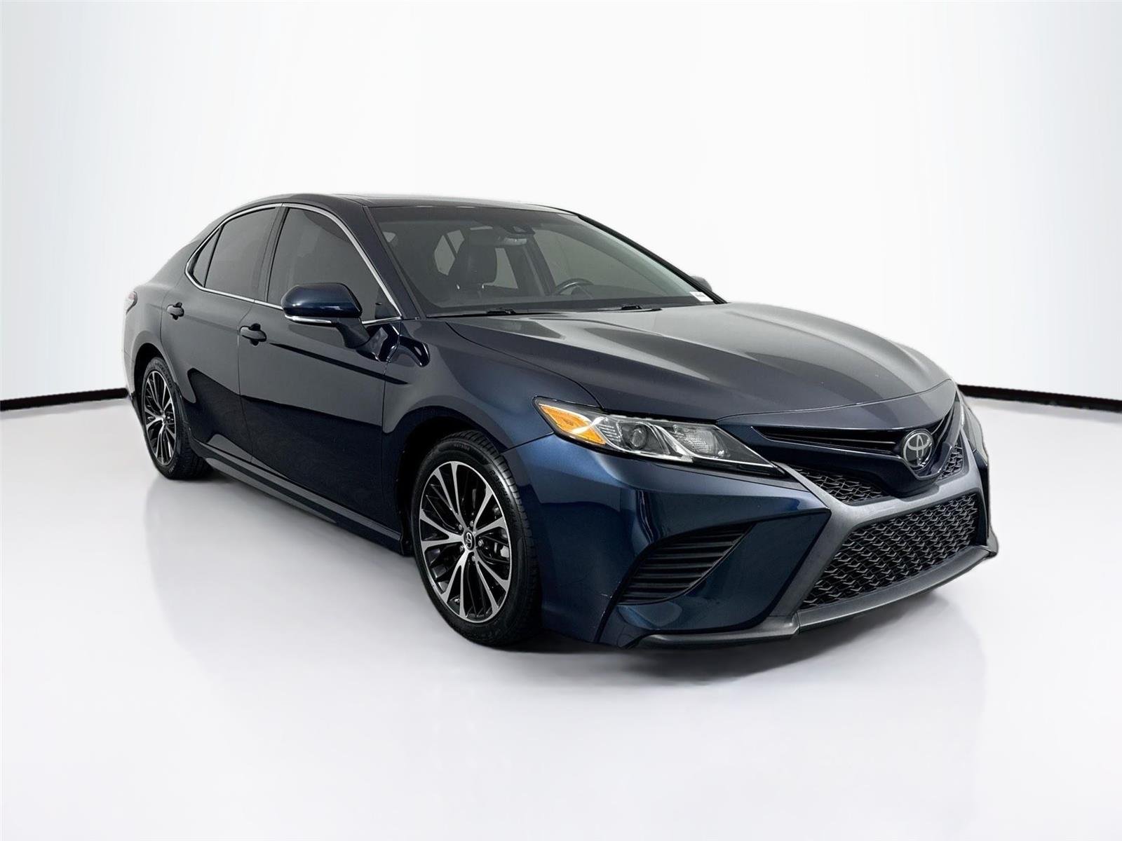 Used 2018 Galactic Aqua Mica Toyota SE image 8
