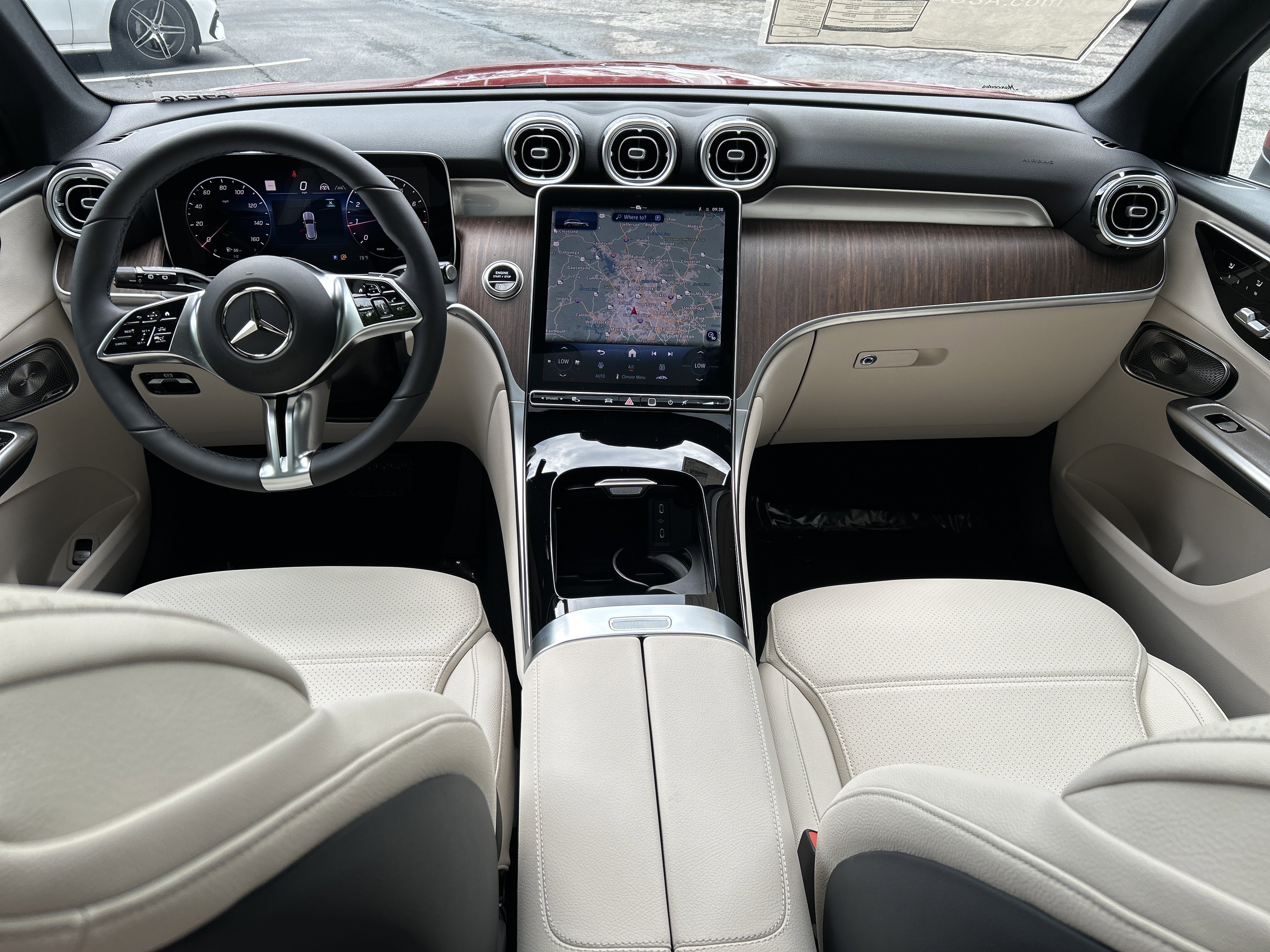 New 2026 MANUFAKTUR Patagonia Red Metallic Mercedes-Benz GLC 300 4MATIC® SUV image 24
