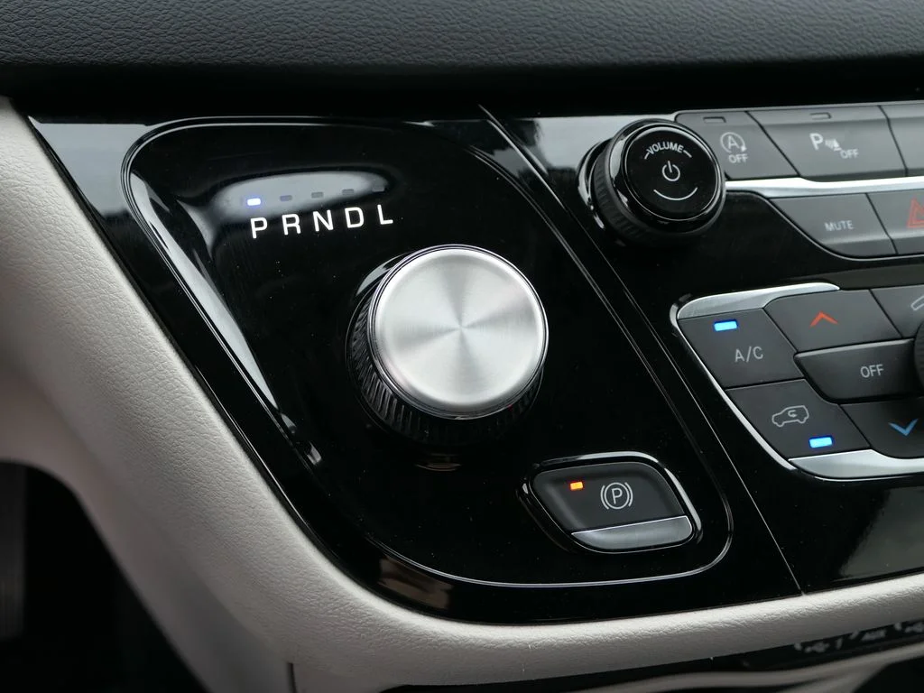 Used 2023 White Chrysler Touring L image 19