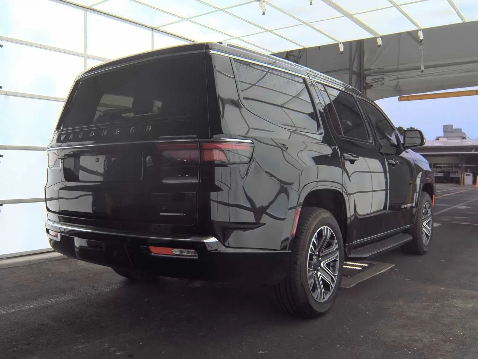 Used 2024 Diamond Black Crystal Pearlcoat Jeep Series II image 4