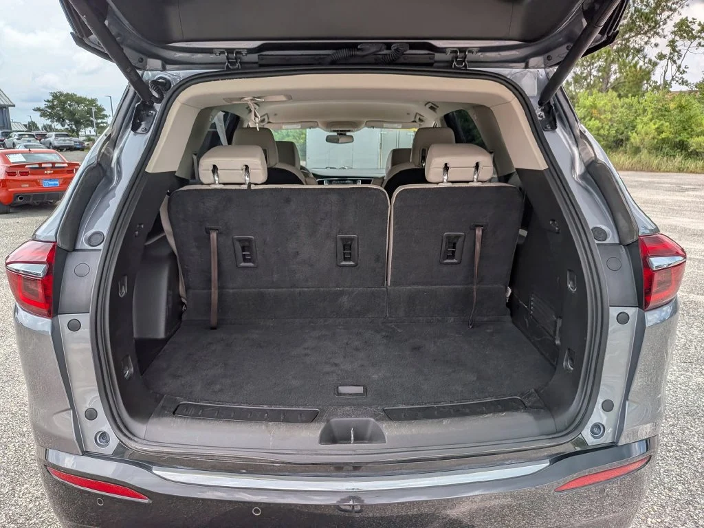 Used 2018 Gray Buick Essence image 32