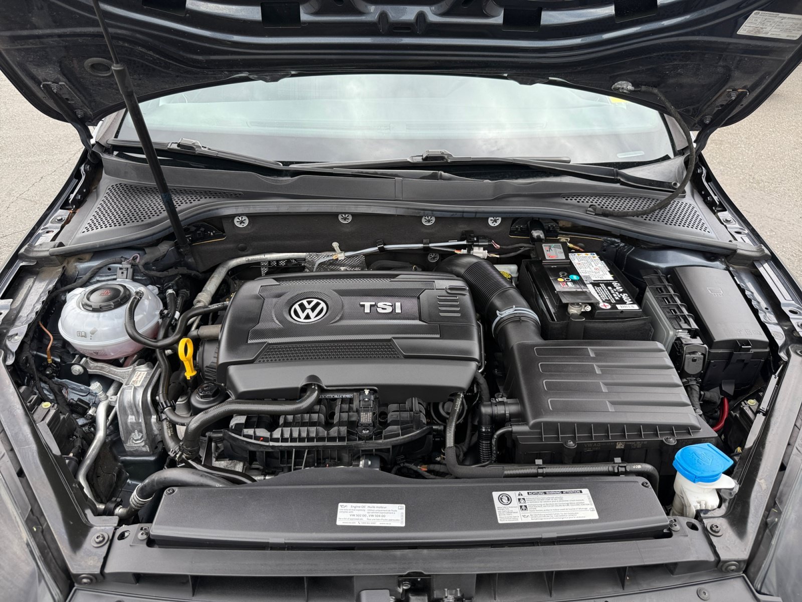 Used 2018 Blue Metallic Volkswagen 2.0T S image 20
