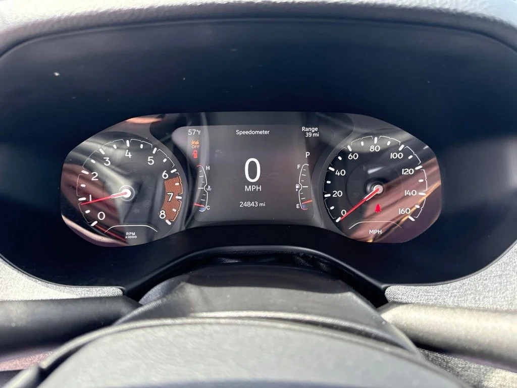 Used 2022 Black Jeep Latitude Lux image 20