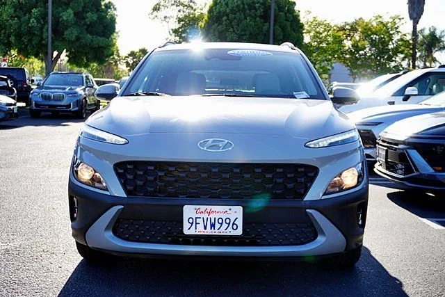 Used 2023 Silver Hyundai SEL image 4
