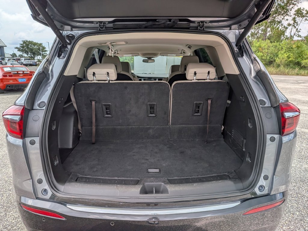 Used 2018 Gray Buick Essence image 32
