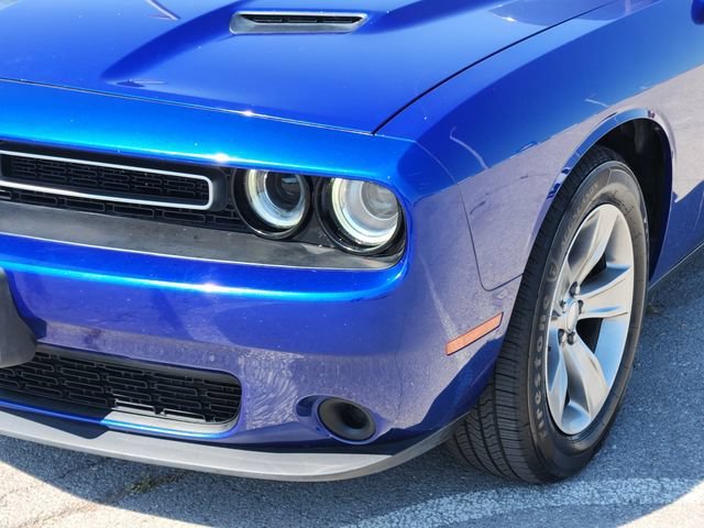 Used 2019 Blue Dodge SXT image 10