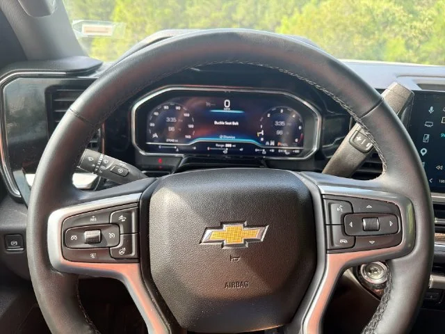 Certified Used 2025 Summit White Chevrolet LT image 17