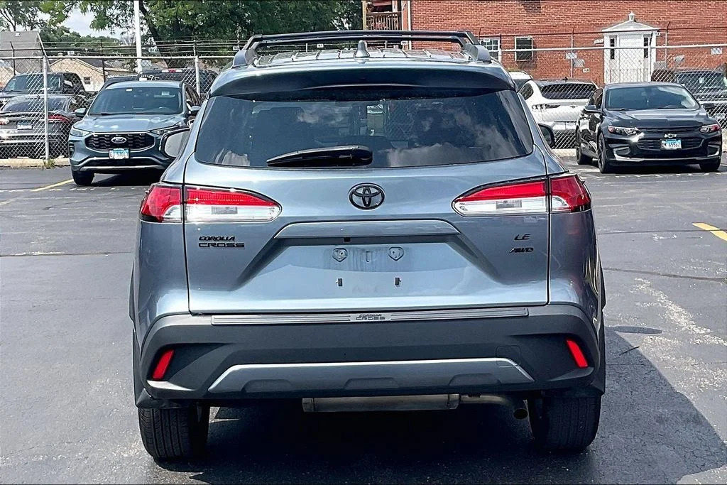 Used 2023  Toyota LE image 3
