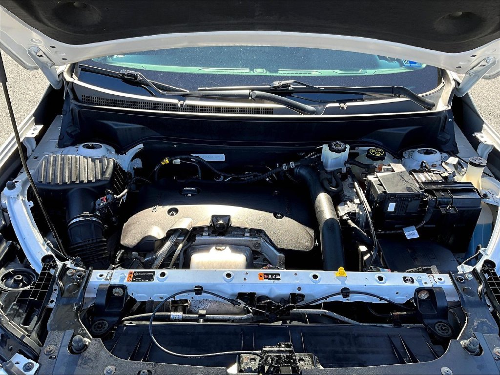 Used 2018 White GMC Denali image 36