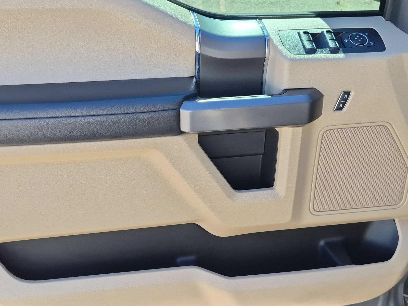 Used 2020  Ford XLT image 14