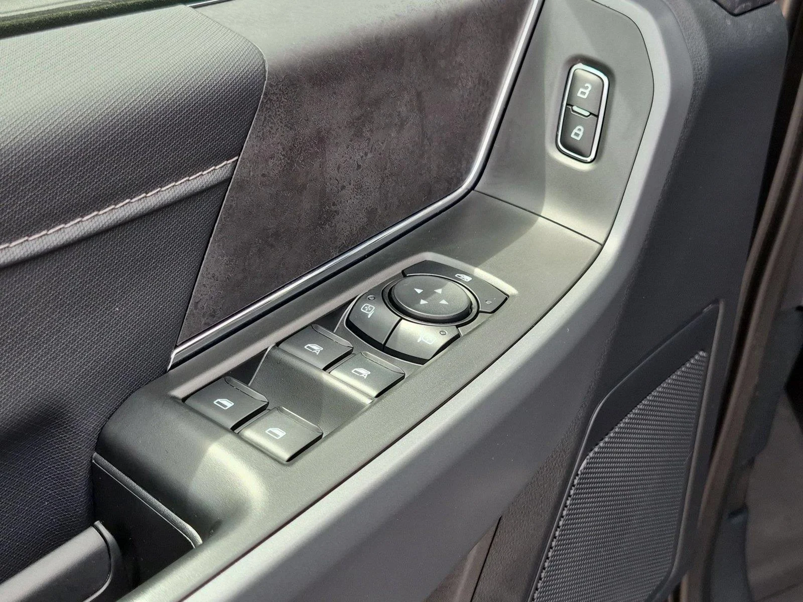 Used 2026 Carbonized Gray Metallic Ford XLT image 15