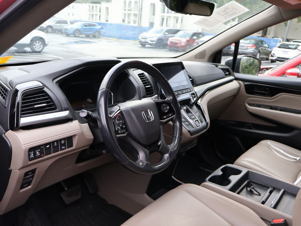 Used 2023 Red Honda Touring image 9