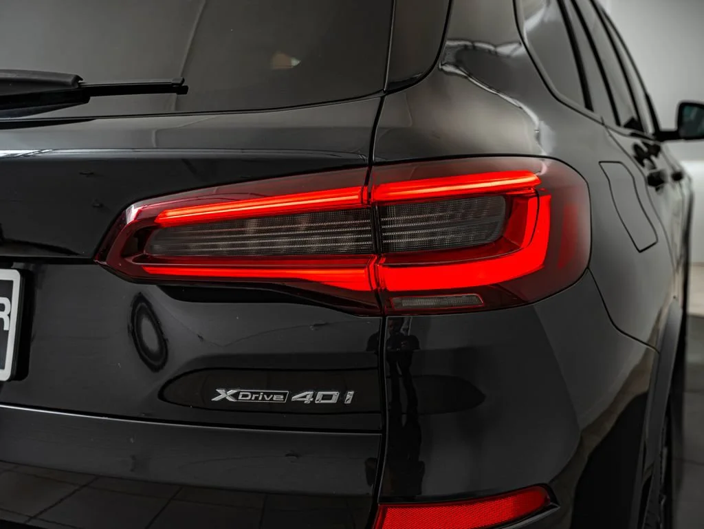 Used 2023 Black Sapphire Metallic BMW xDrive40i image 15