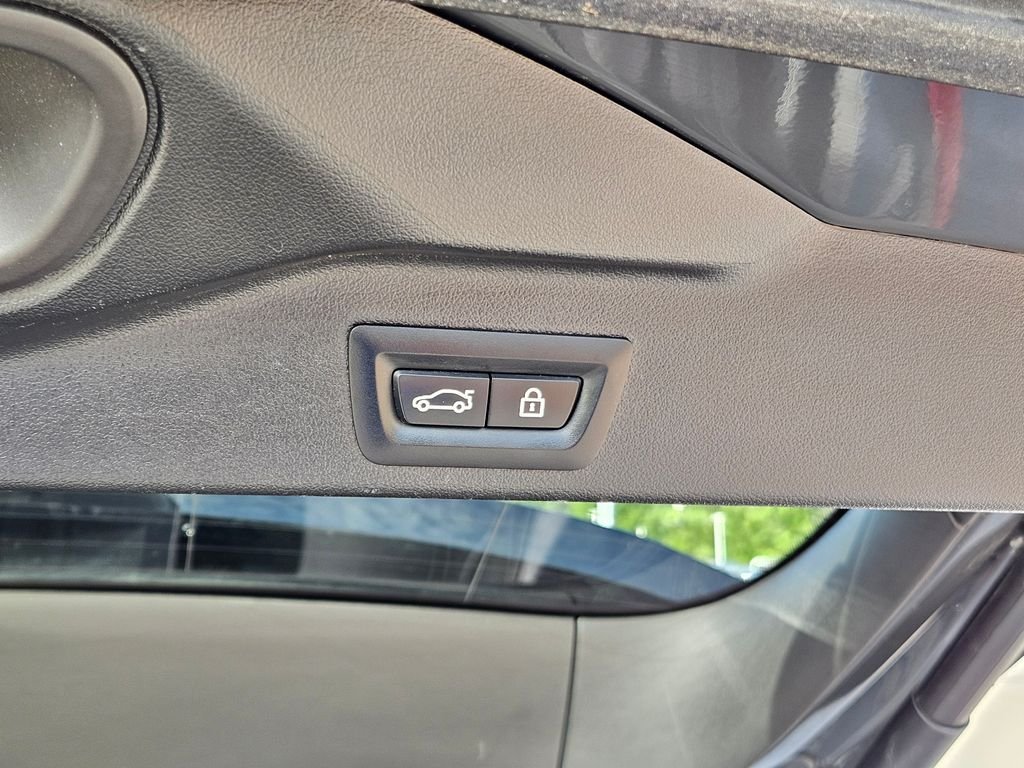 Used 2022 Dravit Grey Metallic BMW M50i image 14