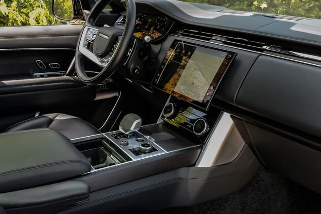 Used 2022 Gray Land Rover First Edition image 31
