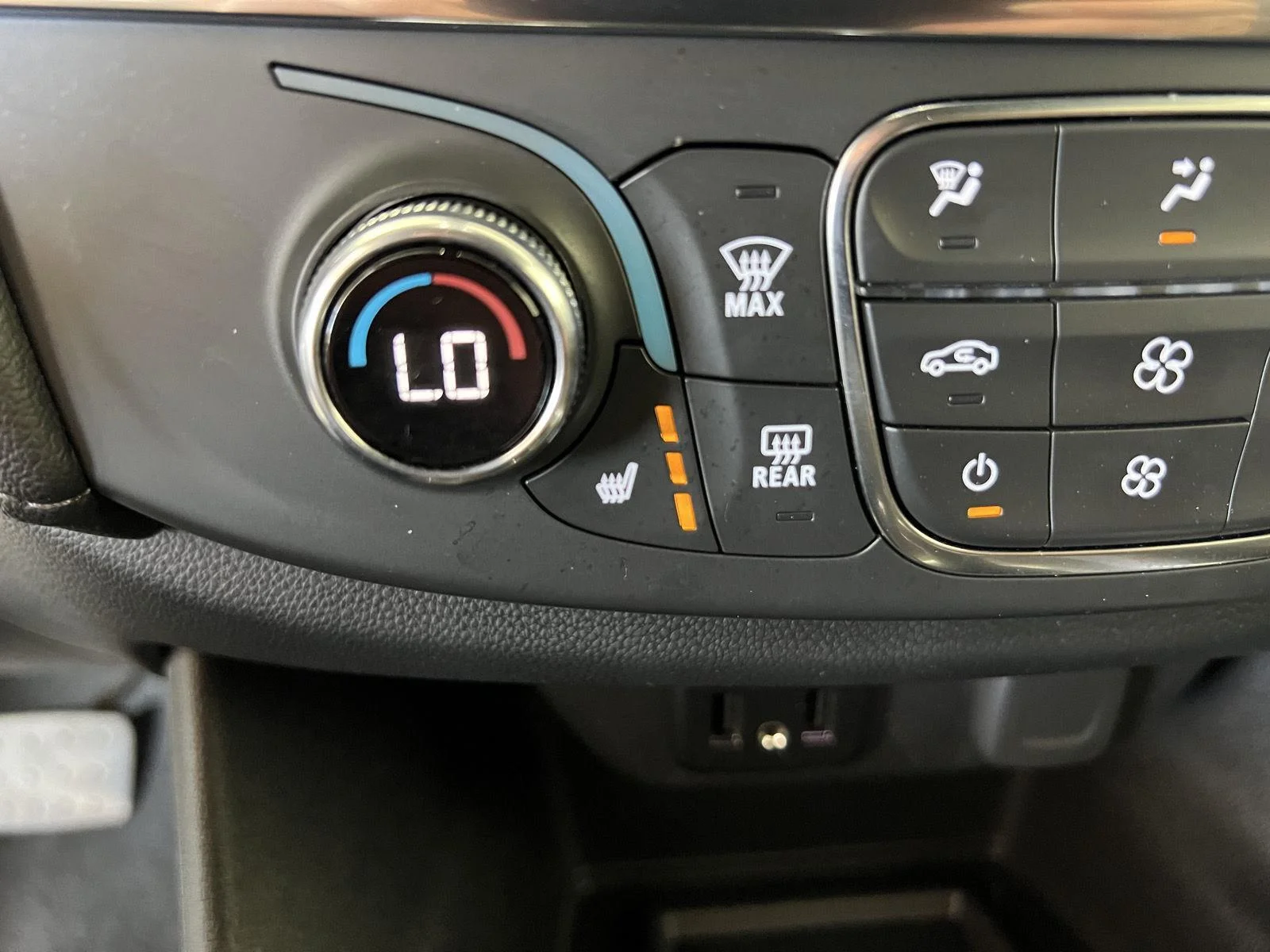 Used 2023 Sterling Gray Metallic Chevrolet LT Cloth image 16