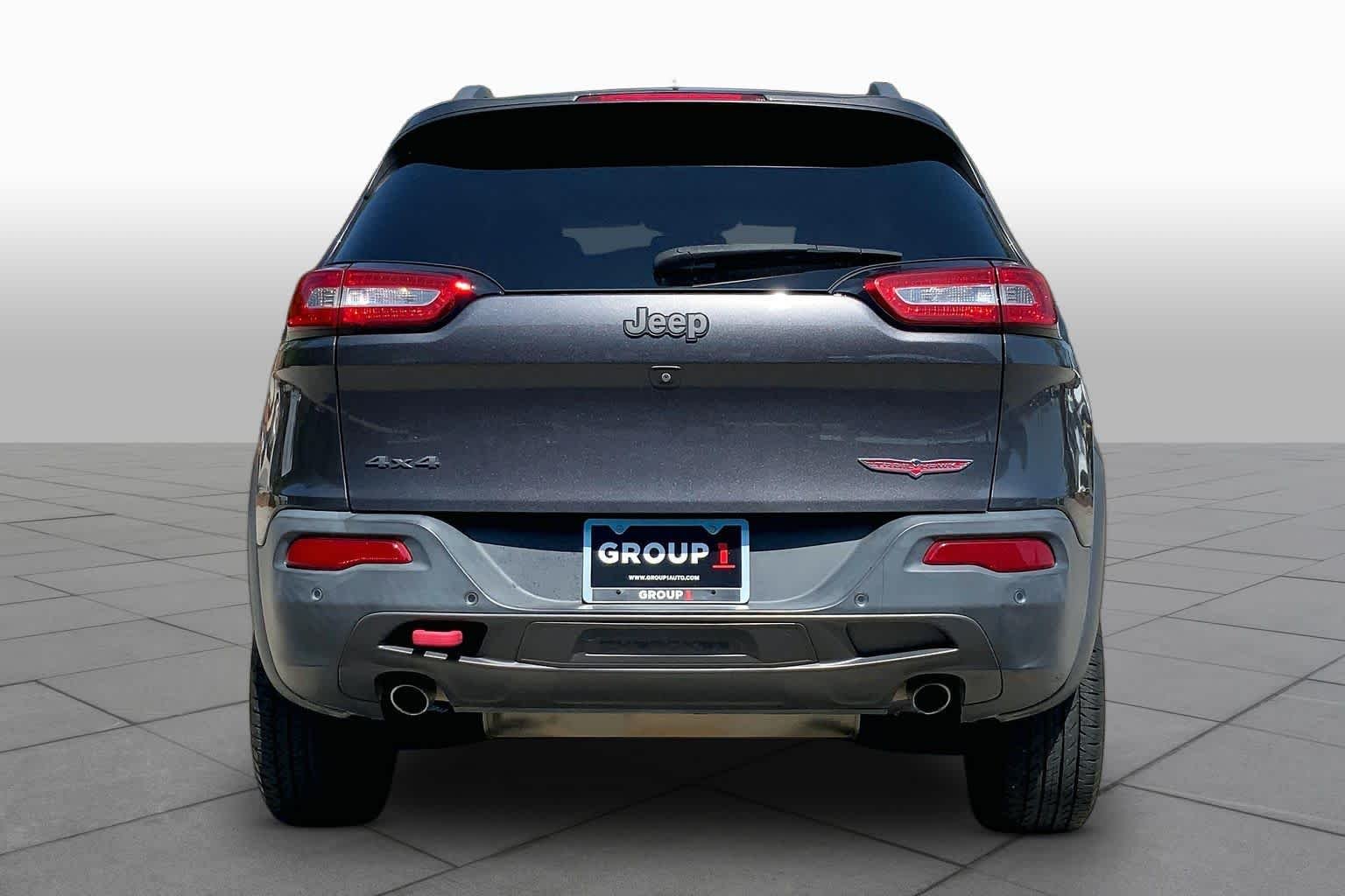 Used 2018 Granite Crystal Metallic Clearcoat Jeep Trailhawk image 5