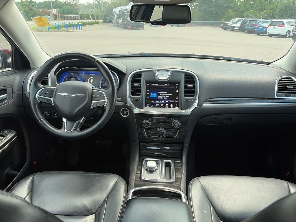 Used 2016 Velvet Chrysler Limited image 12