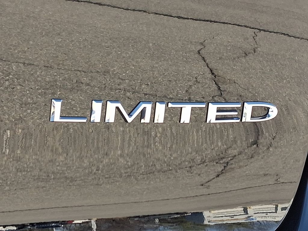 New 2026 Black Chrysler Limited image 21