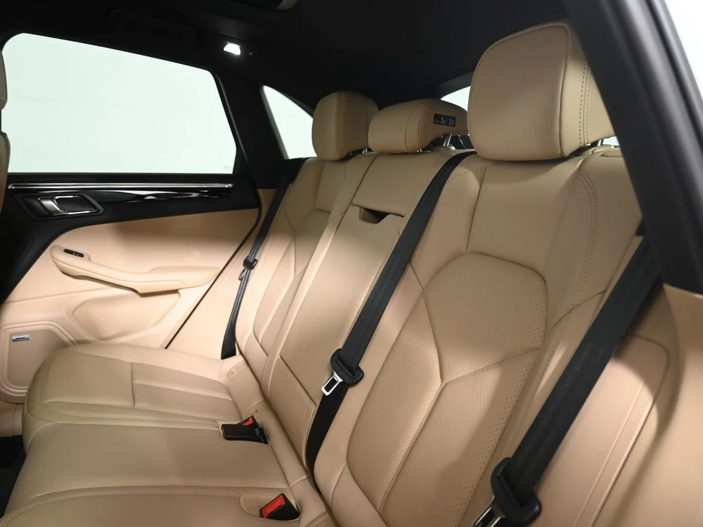 2026 Porsche Macan T - Photo 38