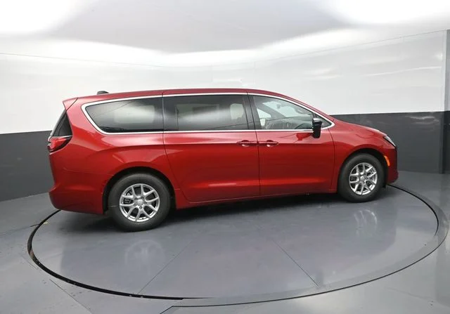 New 2027 Red Hot Pearl-Coat Exterior Paint Chrysler Select image 10