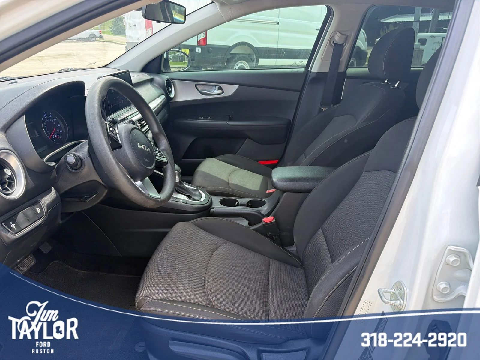 Used 2023 Snow White Pearl Kia LXS image 11