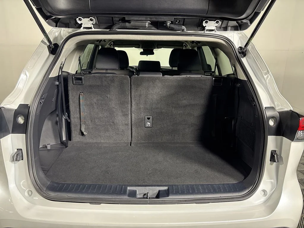 Used 2023 Beige Toyota L image 21