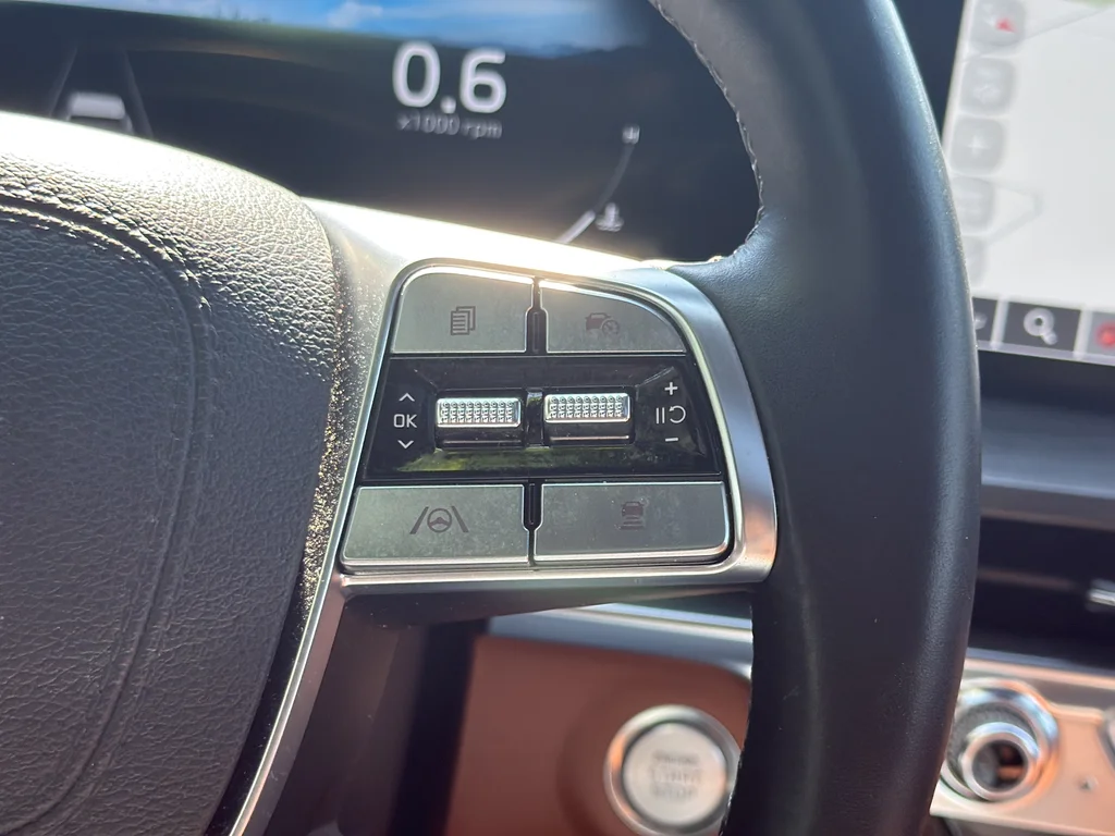 Used 2025 White Kia SX X-Line image 25