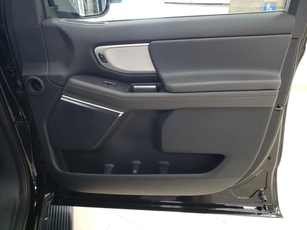 2025 Ford Expedition Active - Photo 17