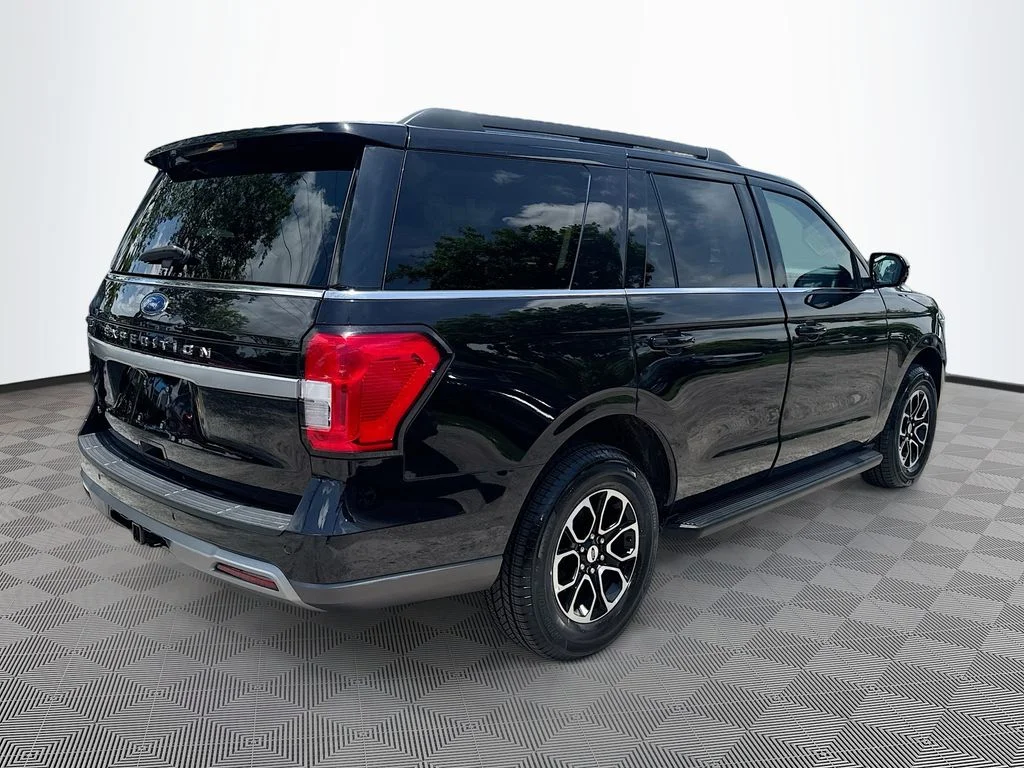Used 2024 Black Ford XLT image 6