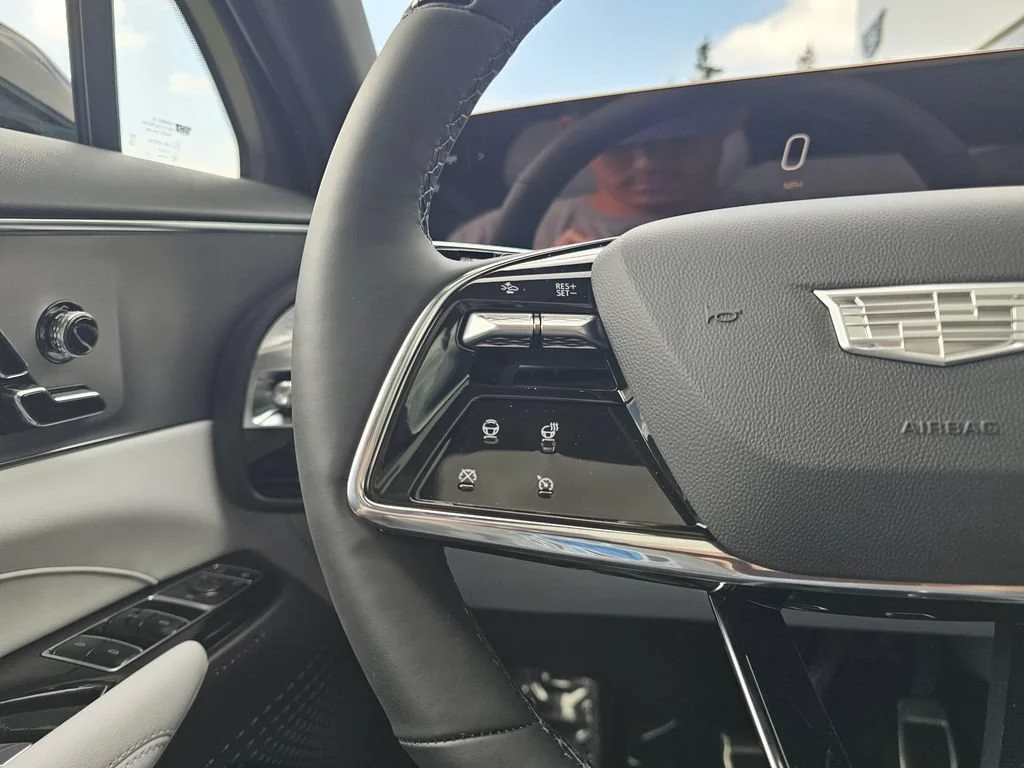 New 2027 Vibrant White Tricoat Cadillac Sport image 35