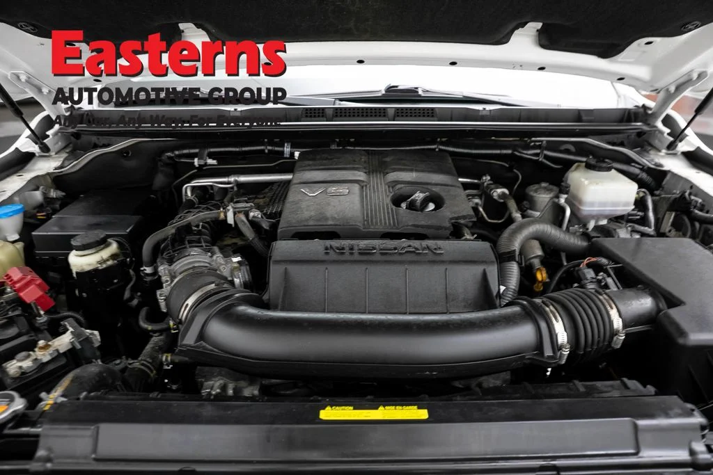 Used 2022 White Nissan S image 7
