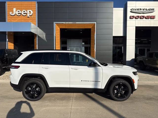 New 2027 White Jeep Limited image 2