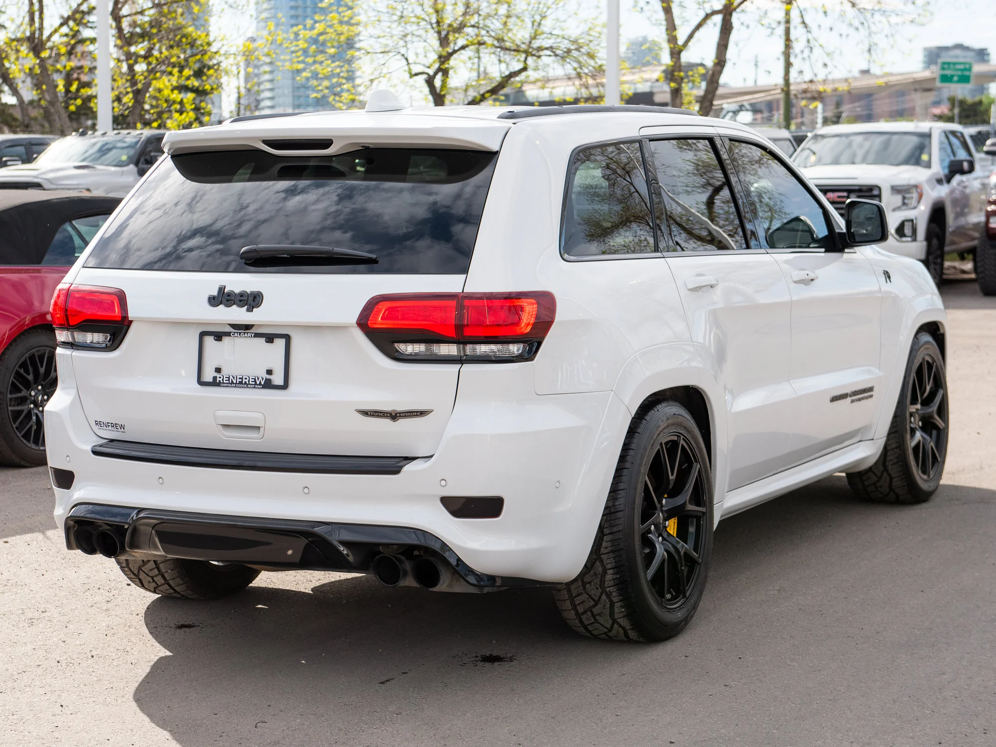 Used 2018 White Jeep Trackhawk * No Accidents | 707 HP | V8 Supercharged | Brembo | Trailer Tow | Heated/Vented Seats image 19