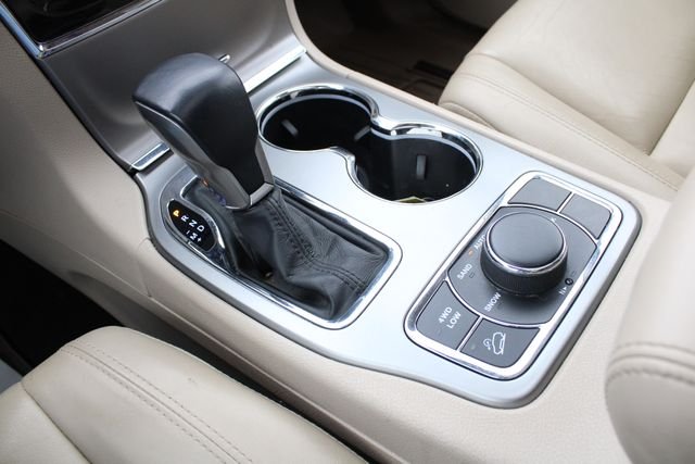 Certified Used 2020 Velvet Jeep Limited image 18