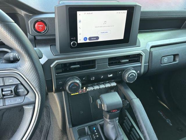 Certified Used 2025 EVEREST Toyota  image 16