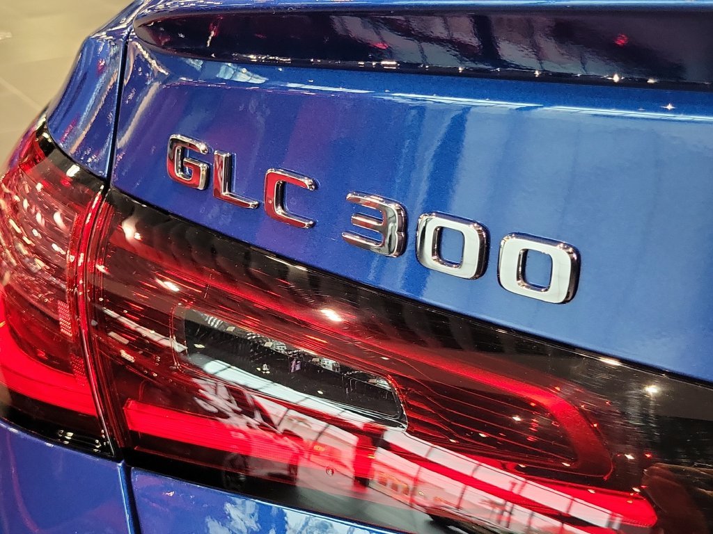 New 2027 Starling Blue Metallic Mercedes-Benz GLC 300 image 8