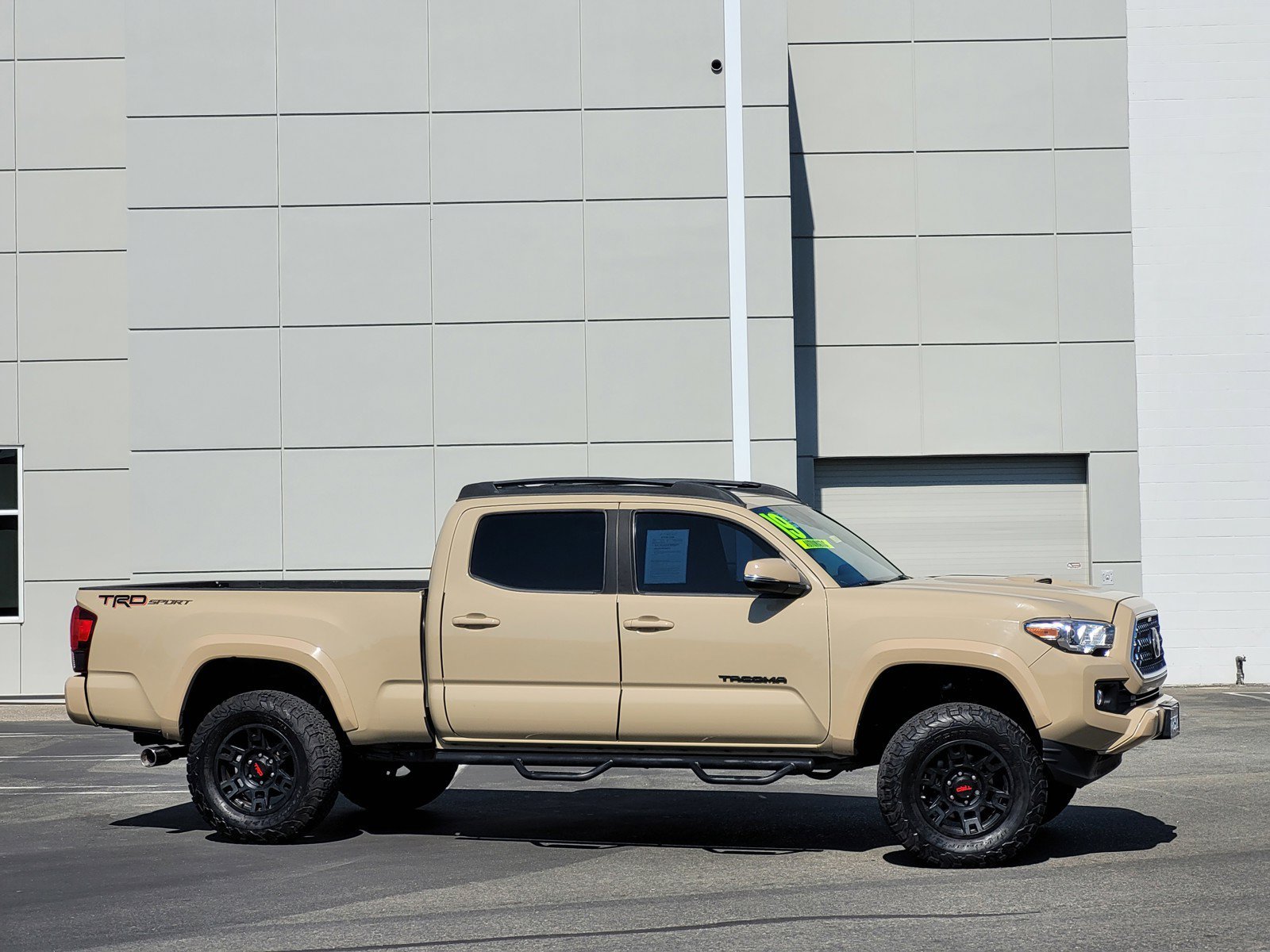 Used 2019  Toyota  image 3