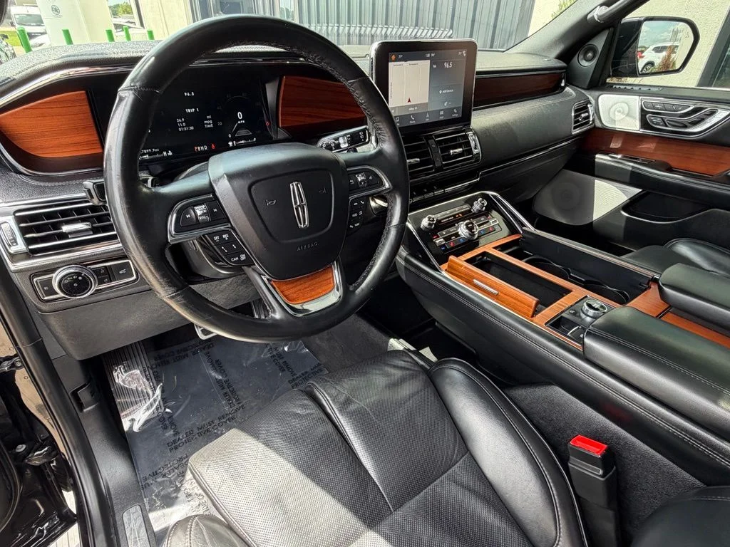 Used 2019 Black Lincoln Reserve image 11