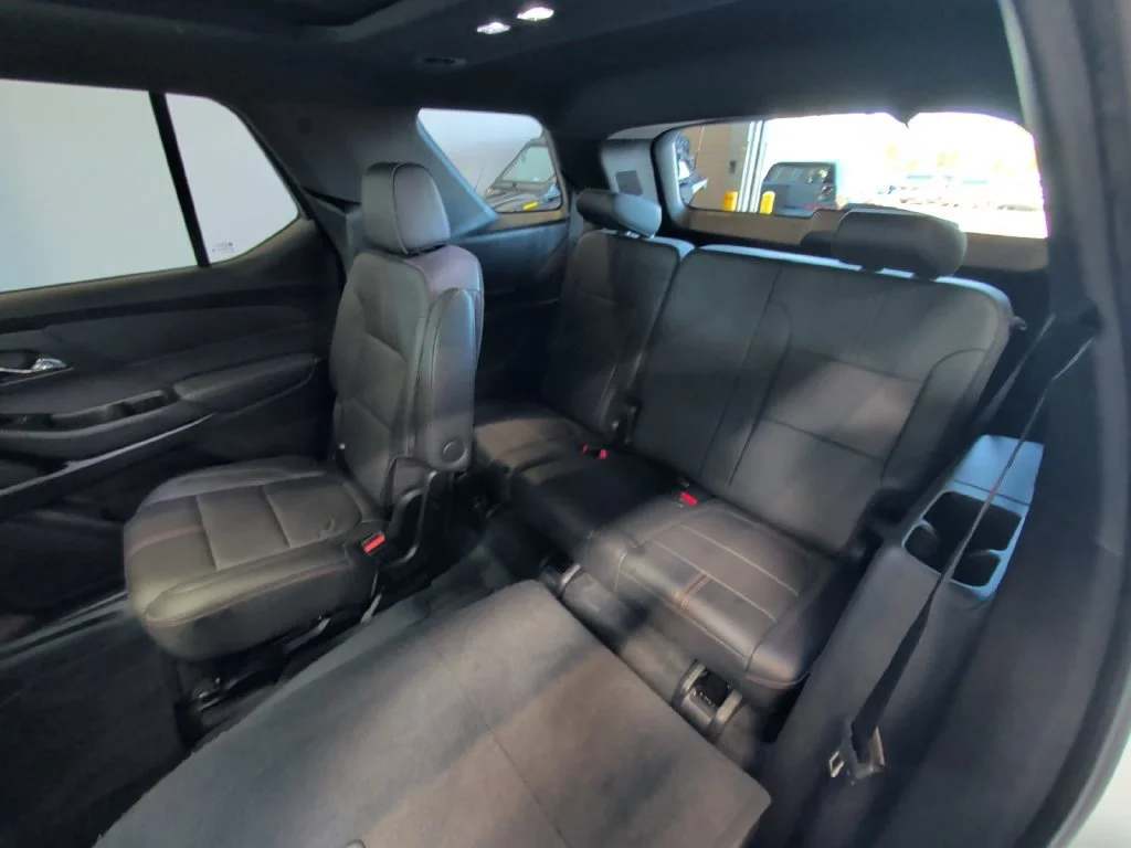 Used 2023 SUMMIT WHITE Chevrolet RS image 29
