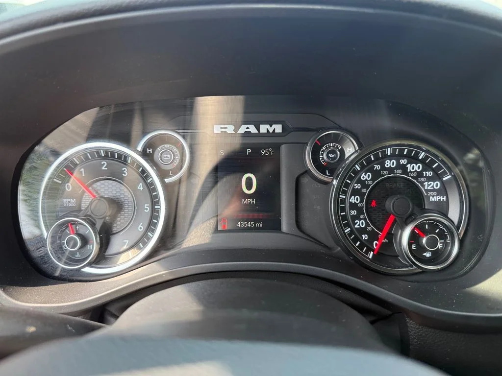 Used 2023 Blue Ram Big Horn/Lone Star image 18