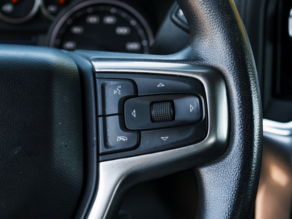 Used 2020 Shadow Gray Metallic Chevrolet LT image 13
