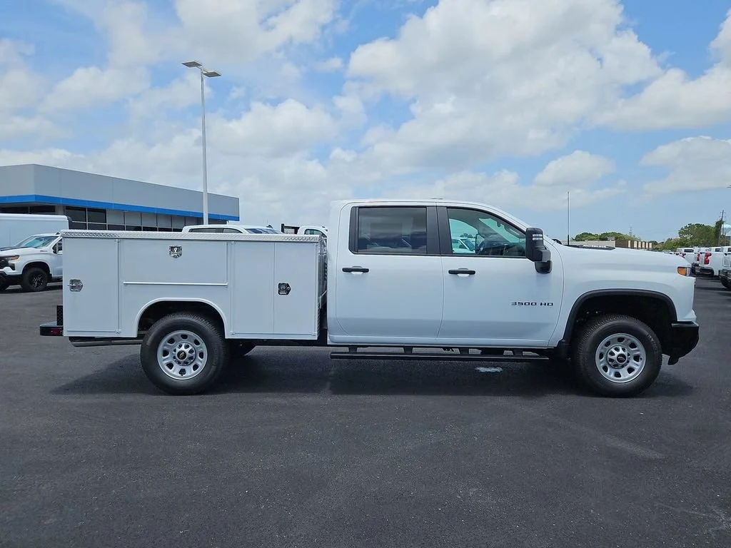New 2026 Summit White Chevrolet WT image 8