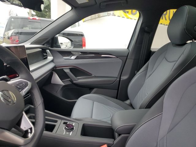 New 2026 Silver Volkswagen SE R-Line Black image 17
