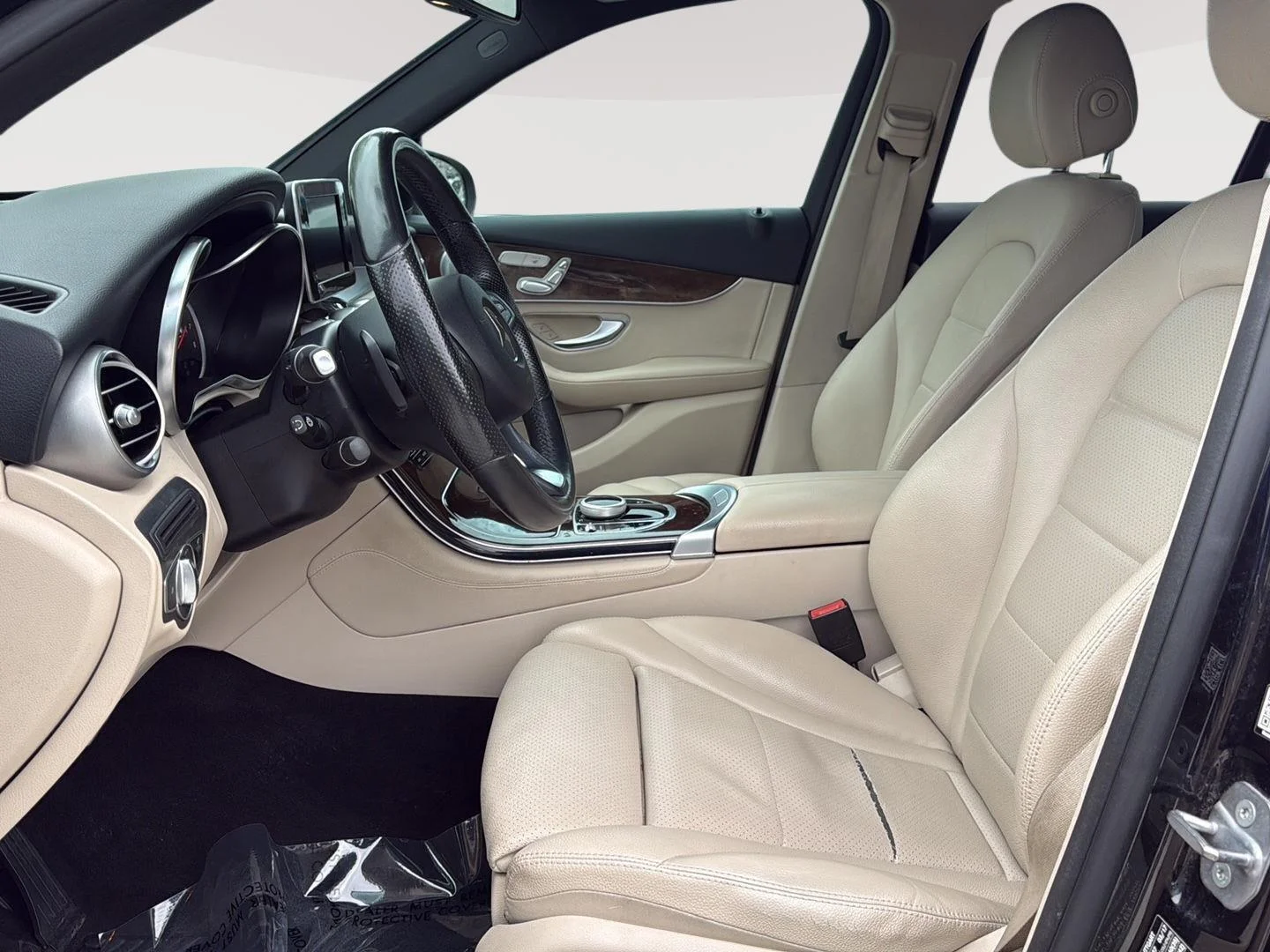 Used 2017 Black Mercedes-Benz GLC 300 4MATIC® SUV image 15