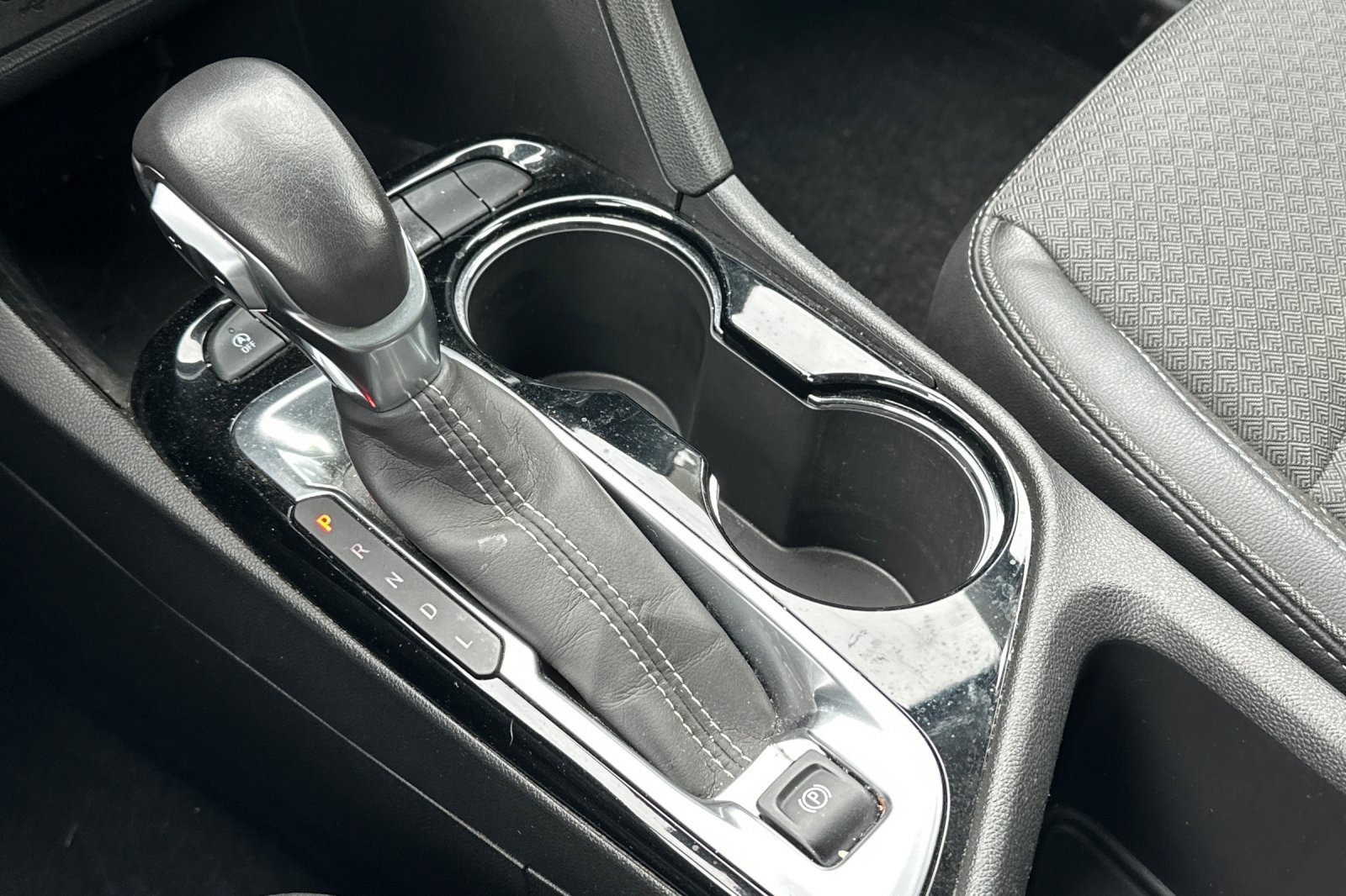 Used 2021 Summit White Buick Preferred image 21
