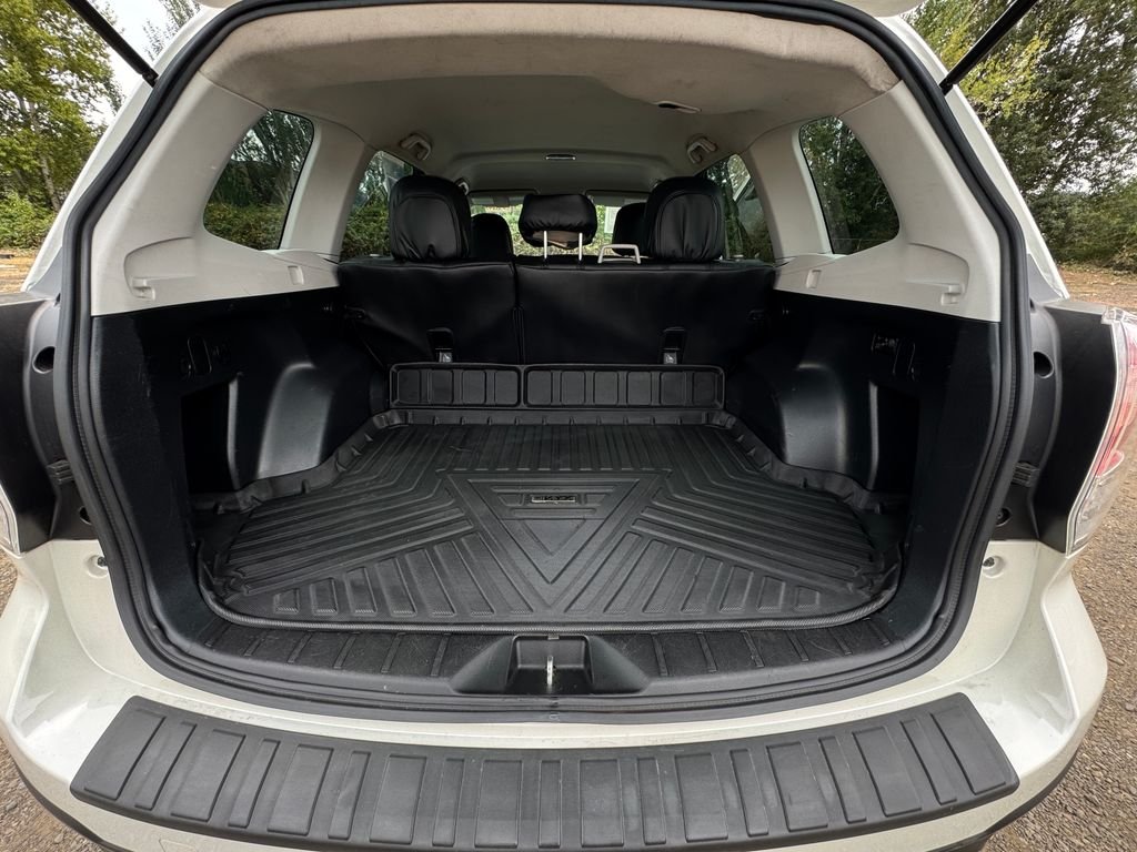 Used 2017 Crystal White Pearl Subaru 2.5i image 10
