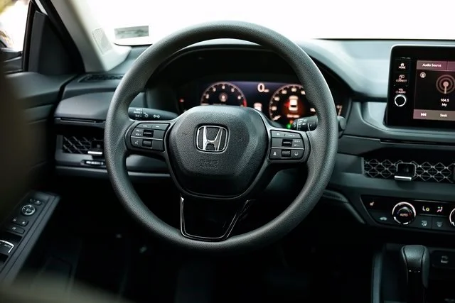 New 2026 Urban Gray Pearl Honda SE image 32