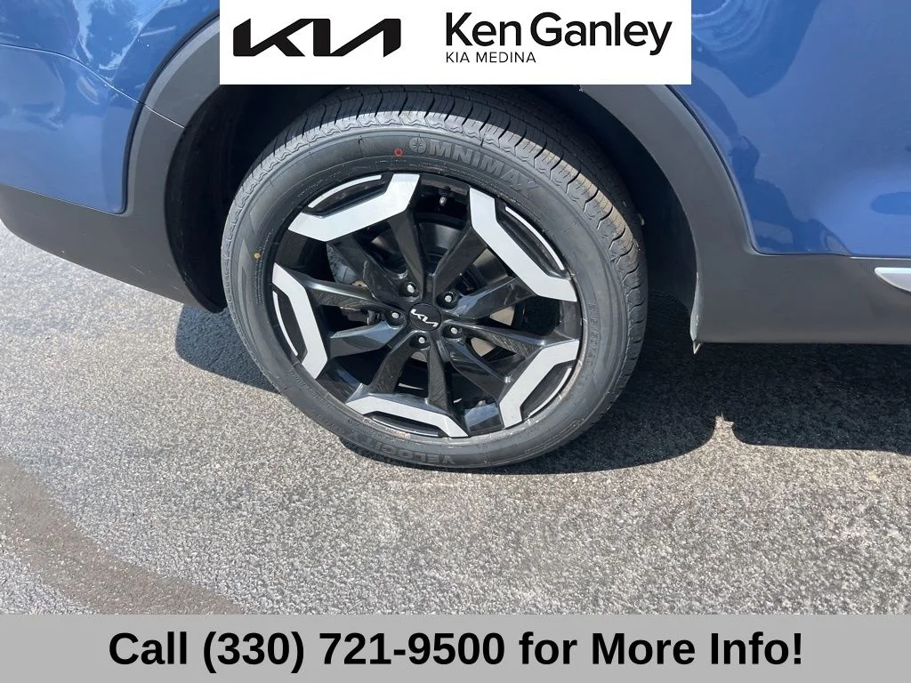 Used 2024 Black Kia S image 23